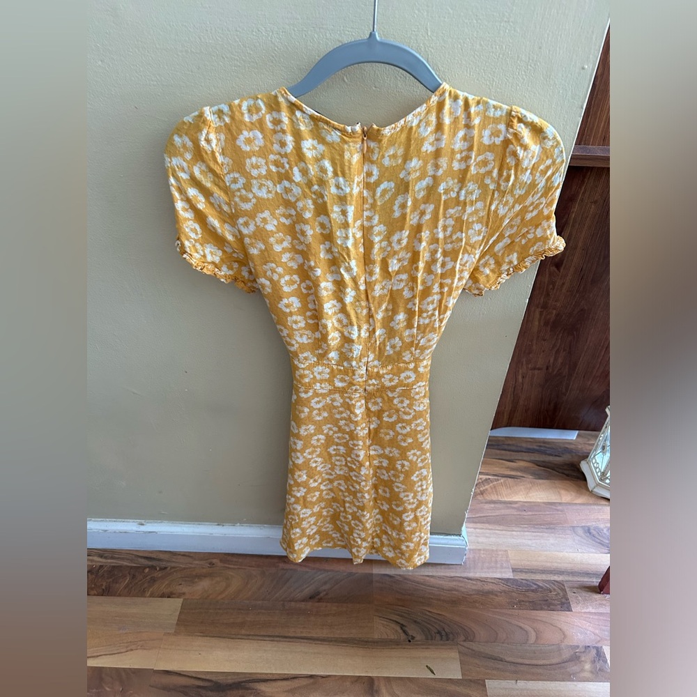 Dress - Picture 3 of 4